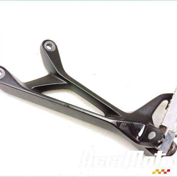 Pièce Moto Platine repose-pied arrière (gauche) SUZUKI GSR 750