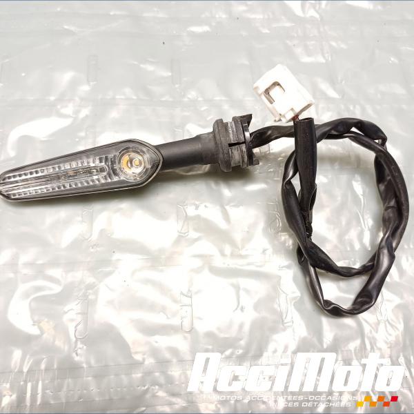 Pièce Moto Clignotant avant (droit) YAMAHA R7 YZF