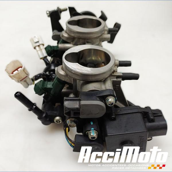 Pièce Moto Rampe d'injection (moteur) KAWASAKI ER6 N