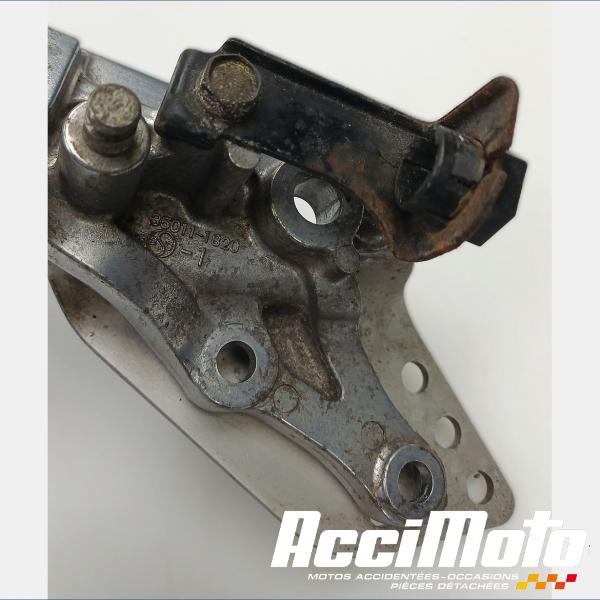 Pièce Moto Platine repose-pied avant (droit) KAWASAKI ZRX 1100