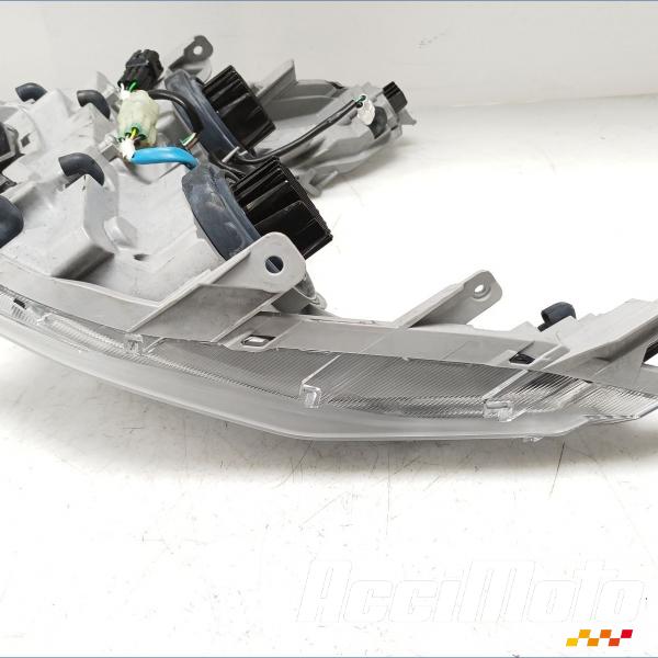 Pièce Moto Phare (optique avant) KYMCO AK 550