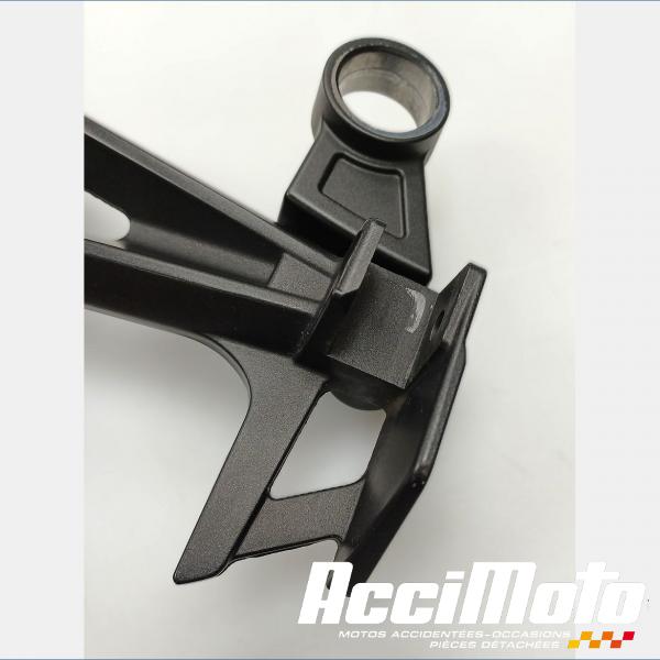 Pièce Moto Platine repose-pied arrière (droit) YAMAHA FZ8 N