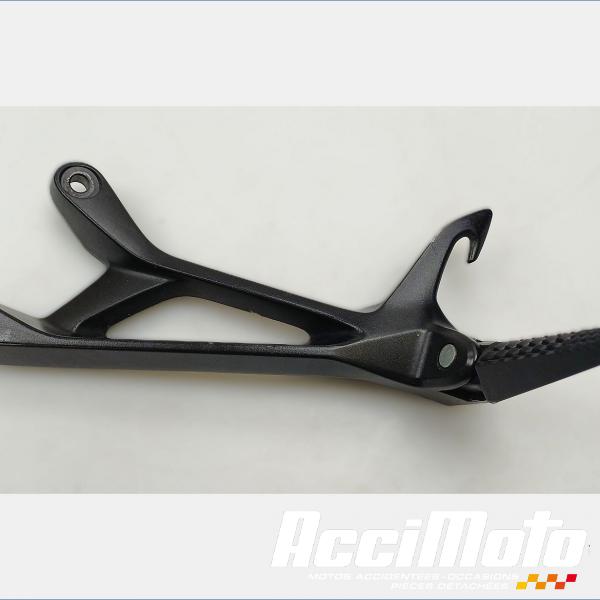 Pièce Moto Platine repose-pied arrière (gauche) SUZUKI GSXS 750