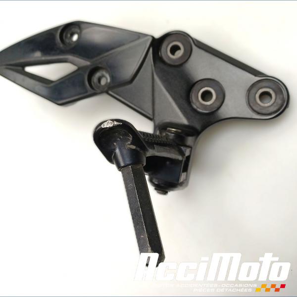 Pièce Moto Platine repose-pied avant (droit) SUZUKI GSXS 750