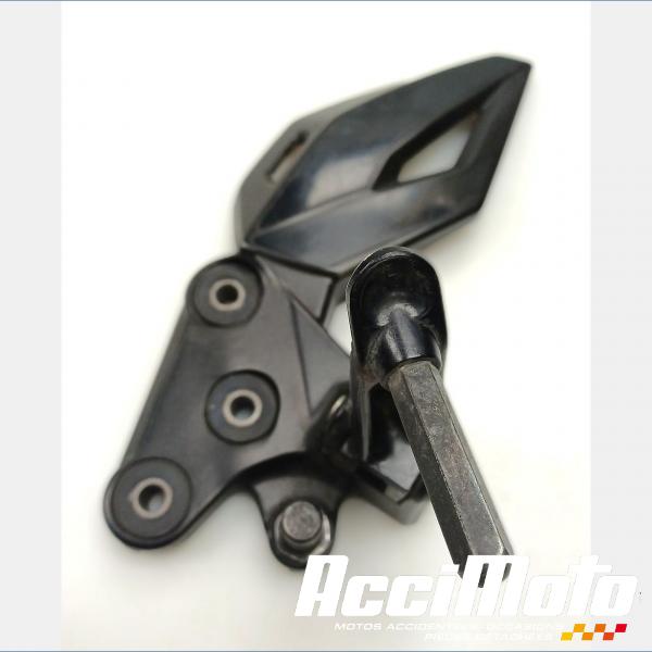 Pièce Moto Platine repose-pied avant (gauche) SUZUKI GSXS 750