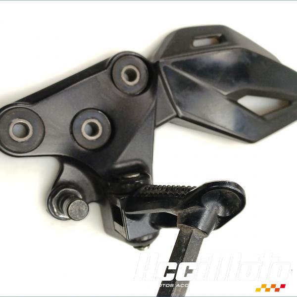 Pièce Moto Platine repose-pied avant (gauche) SUZUKI GSXS 750