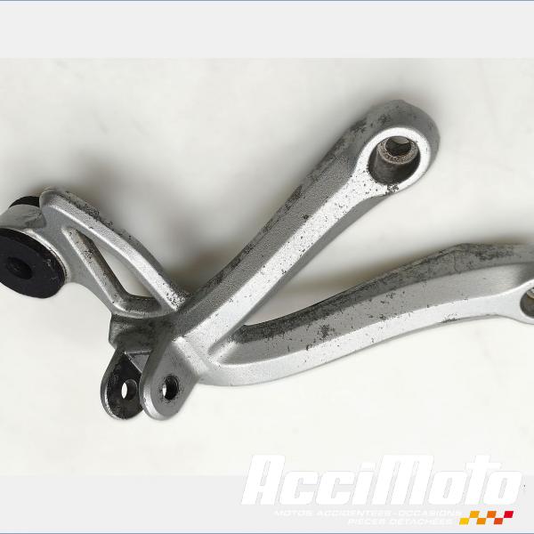 Pièce Moto Platine repose-pied arrière (droit) SUZUKI BANDIT GSF650N