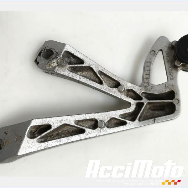 Pièce Moto Platine repose-pied arrière (droit) SUZUKI BANDIT GSF650N