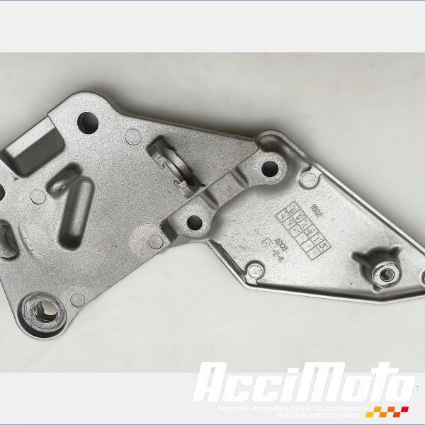 Pièce Moto Platine repose-pied avant (droit) SUZUKI SV 650N