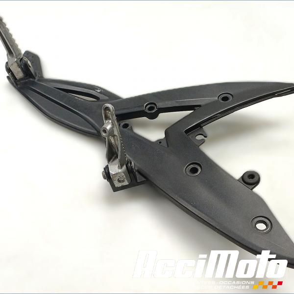 Pièce Moto Platine repose-pieds (droit) KAWASAKI ER6 N