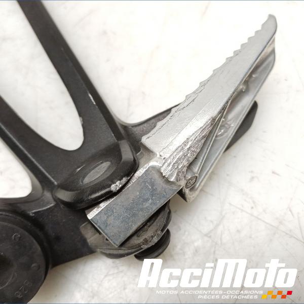 Pièce Moto Platine repose-pied arrière (gauche) SUZUKI GSXR 1000