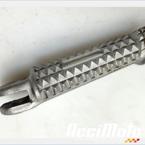 Pièce Moto Repose-pied avant (droit) TRIUMPH SPEED TRIPLE 1050 R