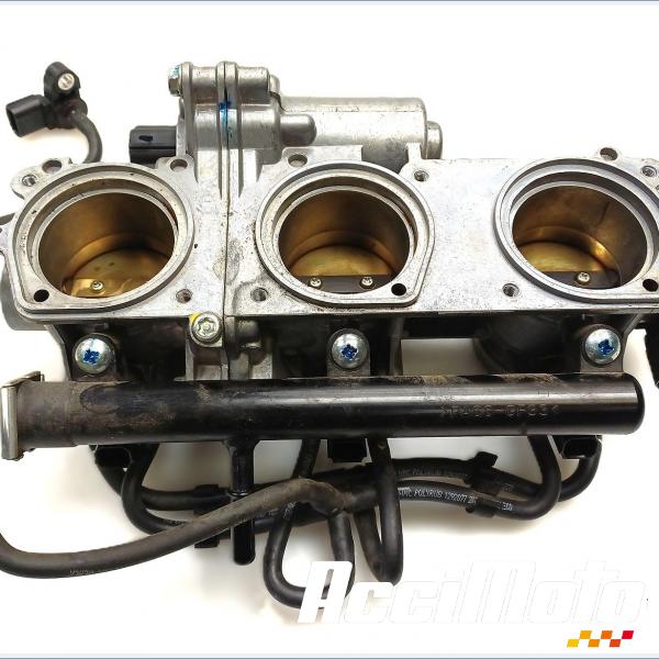 Pièce Moto Rampe d'injection (moteur) TRIUMPH SPEED TRIPLE 1050 R