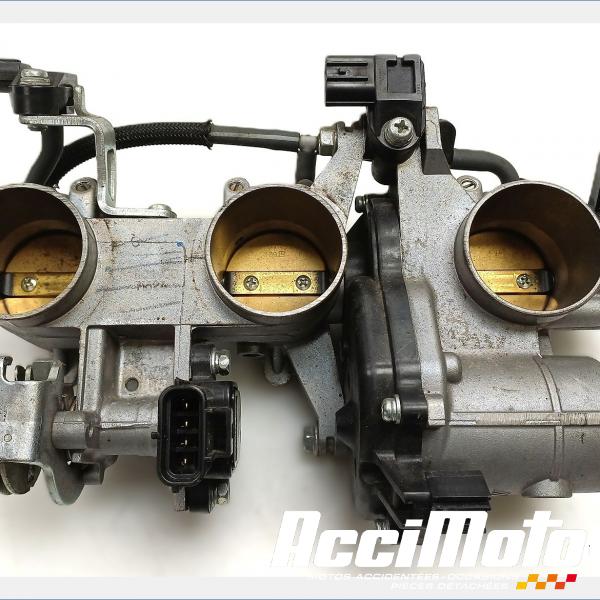 Part Motor bike Rampe d'injection (moteur) YAMAHA MT-09 TRACER