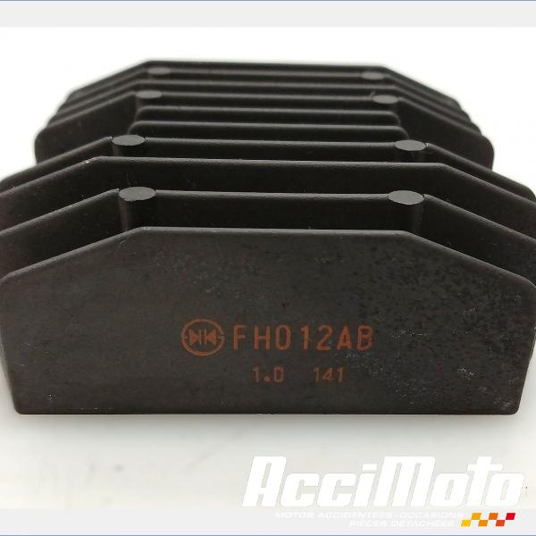 Pièce Moto Régulateur de tension  TRIUMPH STREET TRIPLE 675 R