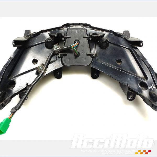 Pièce Moto Feu arrière KYMCO AK 550