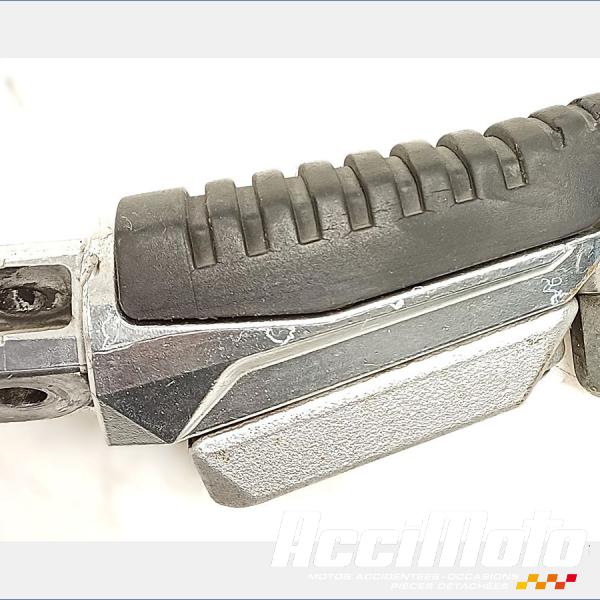 Pièce Moto Repose-pied avant (droit) SUZUKI GSR 600