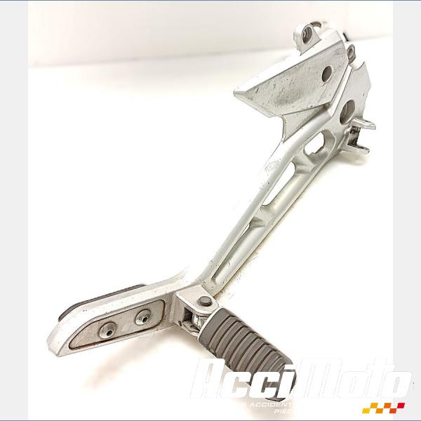 Pièce Moto Platine repose-pieds (droit) SUZUKI GSR 600