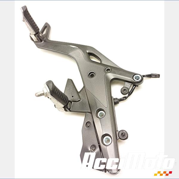 Pièce Moto Platine repose-pieds (droit) KAWASAKI ER6 N