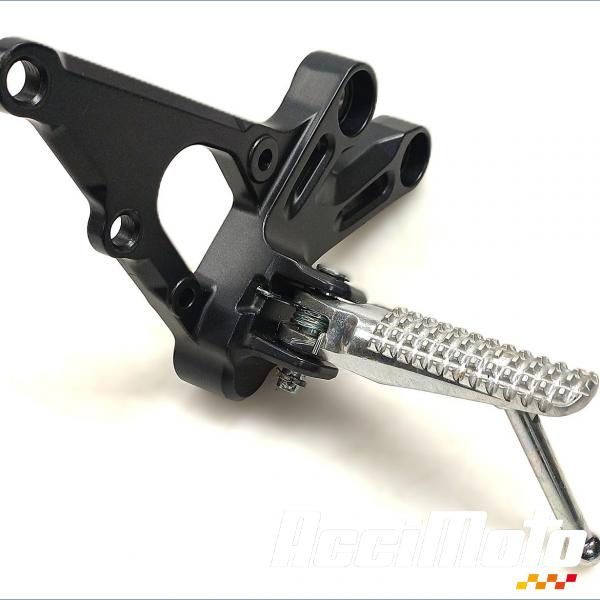 Pièce Moto Platine repose-pied avant (droit) YAMAHA R7 YZF