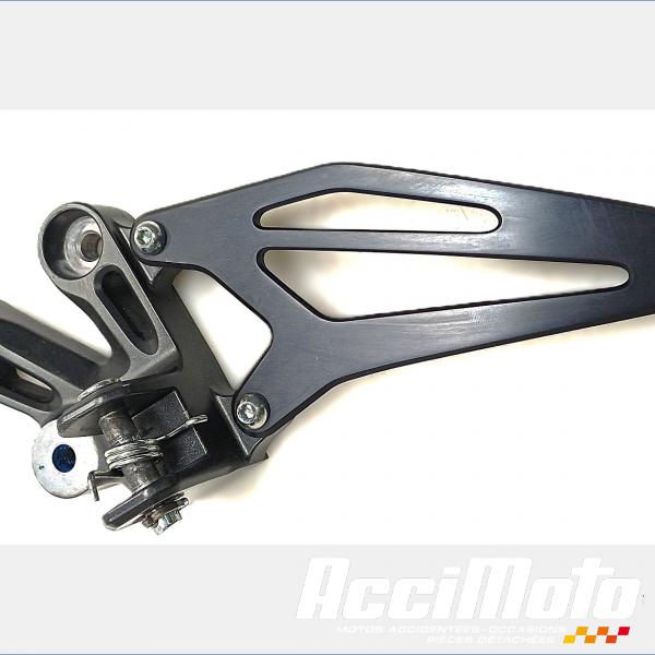 Pièce Moto Platine repose-pied avant (gauche) YAMAHA R7 YZF