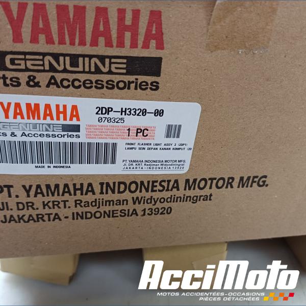 Pièce Moto Clignotant avant (droit) YAMAHA N-MAX