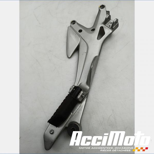 Pièce Moto Platine repose-pieds (droit) HONDA CBF600S