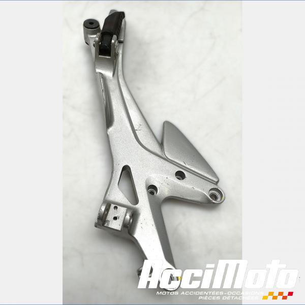 Pièce Moto Platine repose-pieds (droit) HONDA CBF600S