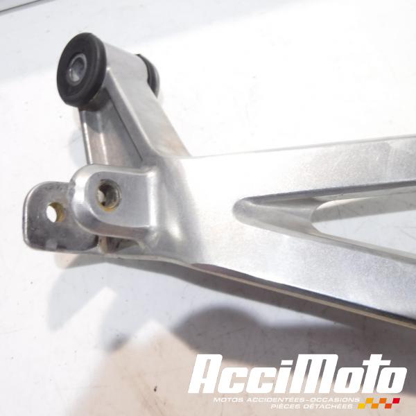 Pièce Moto Platine repose-pied arrière (droit) HONDA CBR954