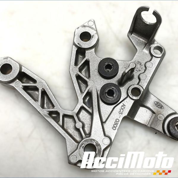 Pièce Moto Platine repose-pied avant (droit) KAWASAKI Z 750