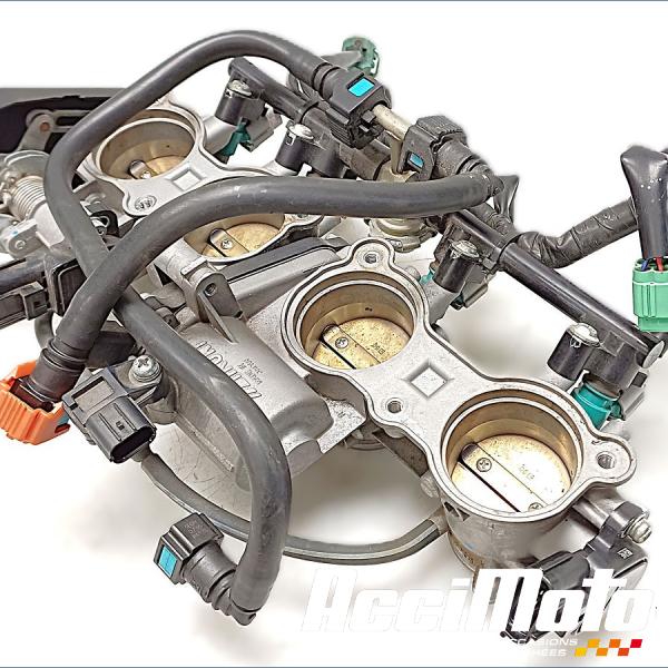 Pièce Moto Rampe d'injection (moteur) YAMAHA R1 YZF1000