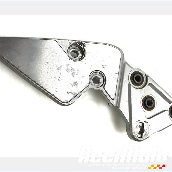 Pièce Moto Platine repose-pied avant (droit) SUZUKI BANDIT GSF600N