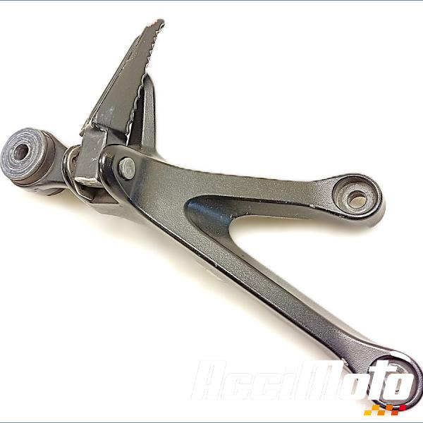 Pièce Moto Platine repose-pied arrière (droit) SUZUKI GSXR 1000