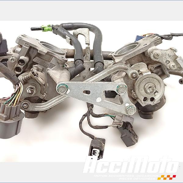 Pièce Moto Rampe d'injection (moteur) HONDA VARADERO XL125V