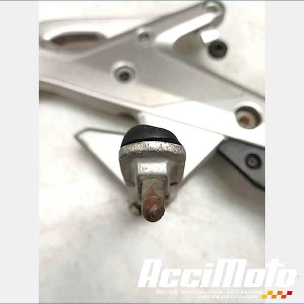 Pièce Moto Platine repose-pieds (droit) KAWASAKI ER6 N