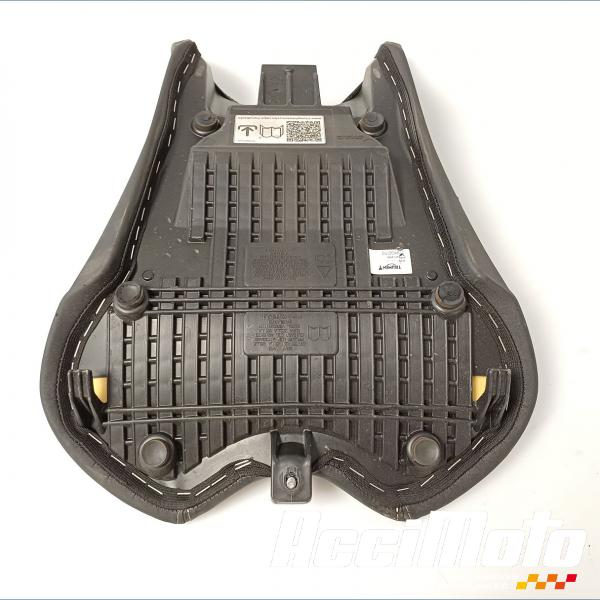 Pièce Moto Selle pilote TRIUMPH STREET TRIPLE 765 RS