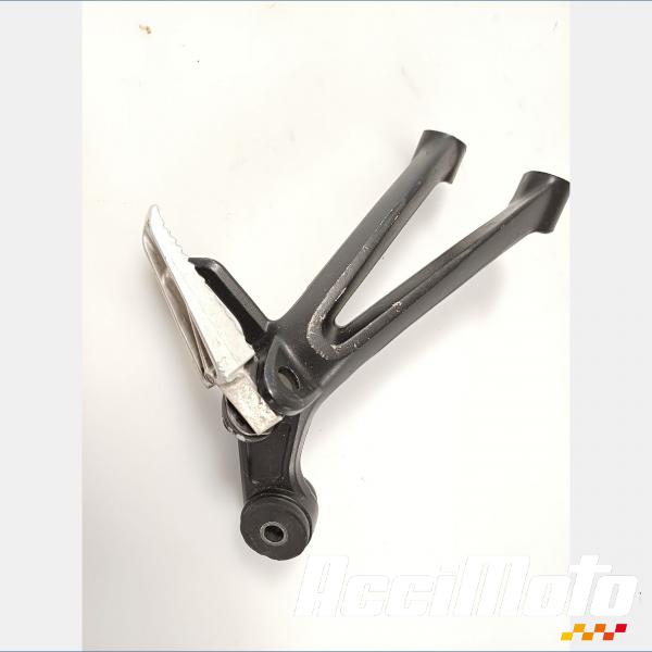 Pièce Moto Platine repose-pied arrière (droit) SUZUKI GSXR 600