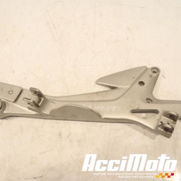 Pièce Moto Platine repose-pied avant (droit) HONDA CBF600N 