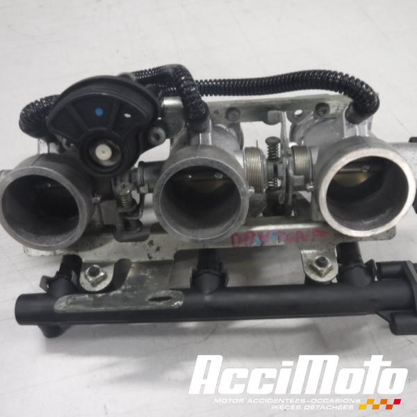 Pièce Moto Rampe d'injection (moteur) TRIUMPH DAYTONA 955I