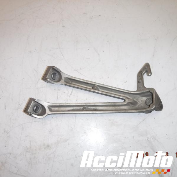 Pièce Moto Platine repose-pied arrière (droit) SUZUKI GSXR 750