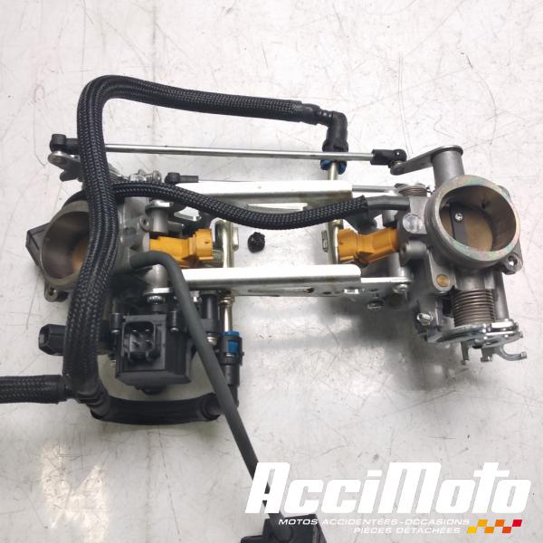 Pièce Moto Rampe d'injection (moteur) SUZUKI GLADIUS SFV650