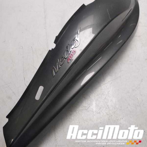 Part Motor bike Coque arrière (droite) PIAGGIO MEDLEY 125