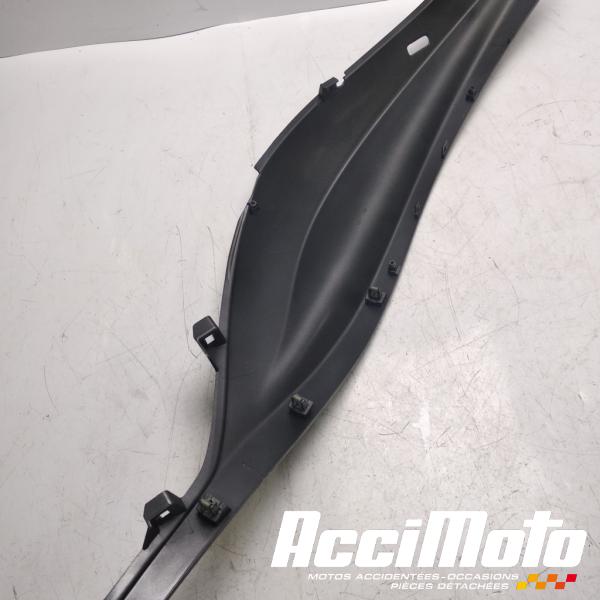 Part Motor bike Coque arrière (droite) PIAGGIO MEDLEY 125