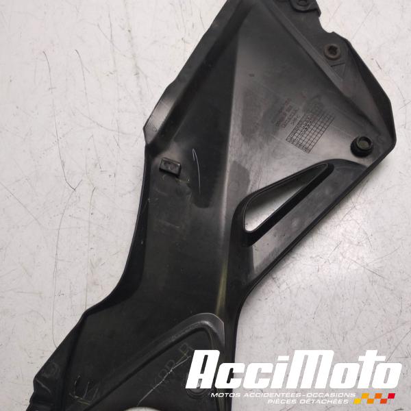 Part Motor bike Cache sous selle (droit) HONDA CBR125