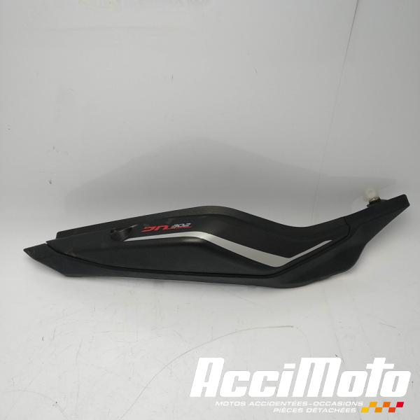 Part Motor bike Coque arrière (droite) BENELLI BN 302