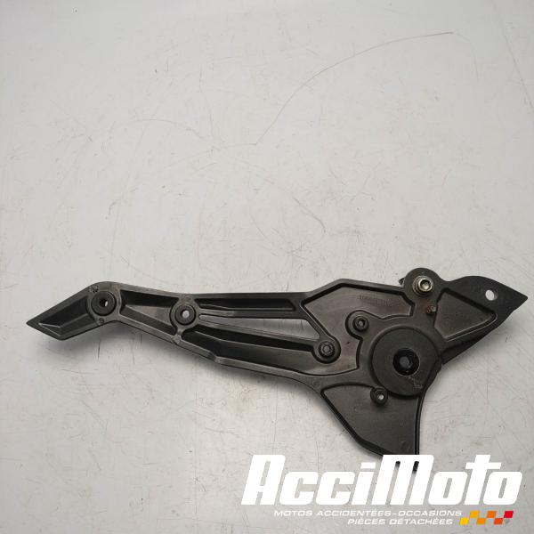 Pièce Moto Platine repose-pieds (droit) BENELLI BN 302