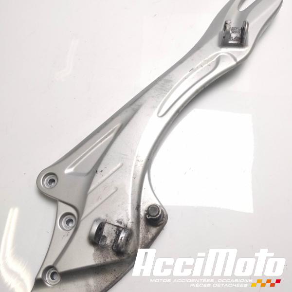 Part Motor bike Platine repose-pieds (gauche) SUZUKI GLADIUS SFV650