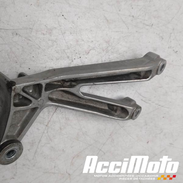 Pièce Moto Platine repose-pied arrière (droit) HONDA CBR954