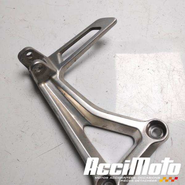 Pièce Moto Platine repose-pied arrière (droit) HONDA CB650F