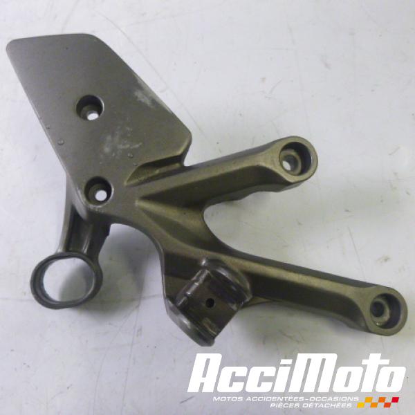 Pièce Moto Platine repose-pied avant (droit) HONDA CB1000R